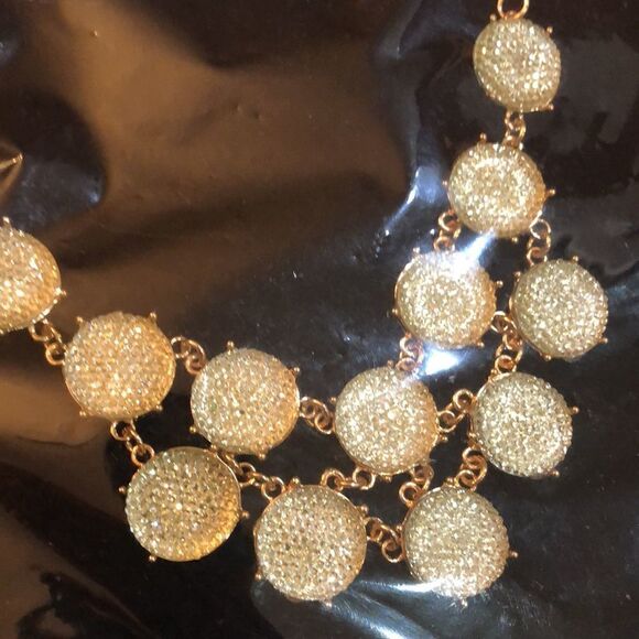 NWT Cruise Club Shimmering statement necklace - Picture 3 of 7